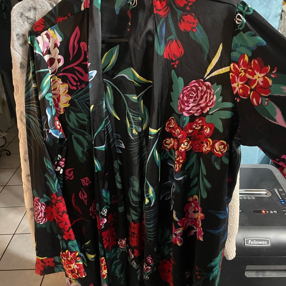 adidas Floral Black Robe - Picture 2 of 8